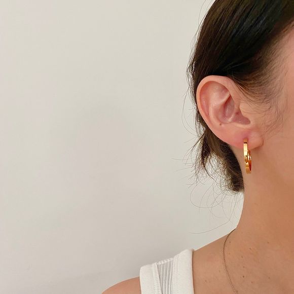 18K Thick Gold Plated Chloe Minimalistic Thin Dainty Hoops Earrings - Picture 5 of 7